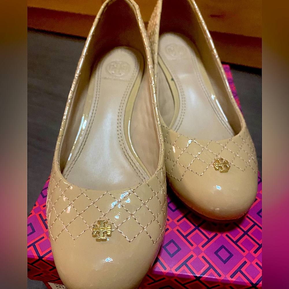 Tory Burch patent leather heel pump